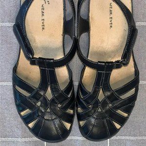 Like New! Wear Ever Wear Comfy Shoes Sandals Black Faux Leather Woven Braided